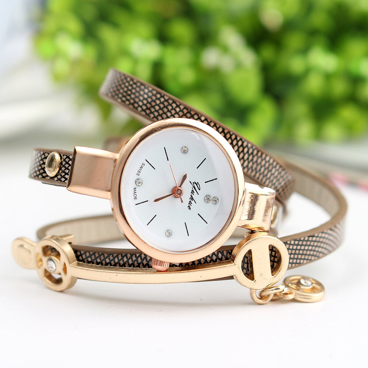 PU Leather Strap Simple Crystal Dial Women Watch Ladies Dress Quartz Watch