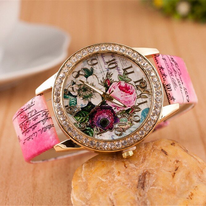 Fashion Bohemia Style Women Watch Leather Strap Retro Rose Pattern Quartz Watch