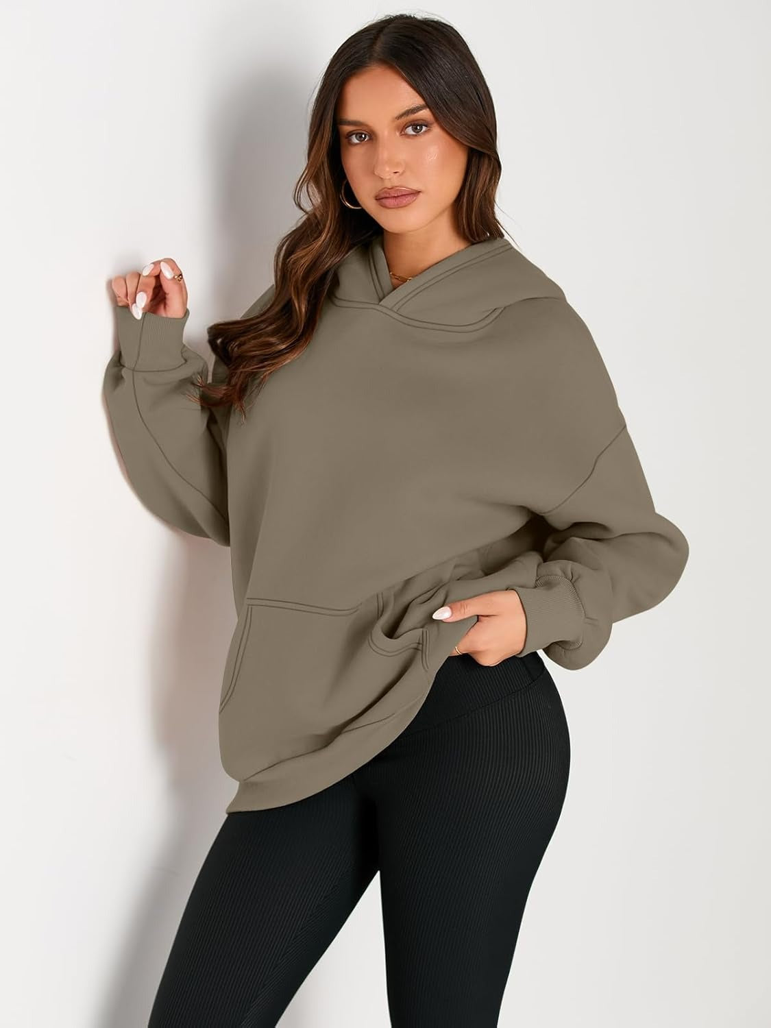 Women’s Oversized Fleece Hoodie – Cozy Pullover Sweatshirt with Pocket for Fall & Winter
