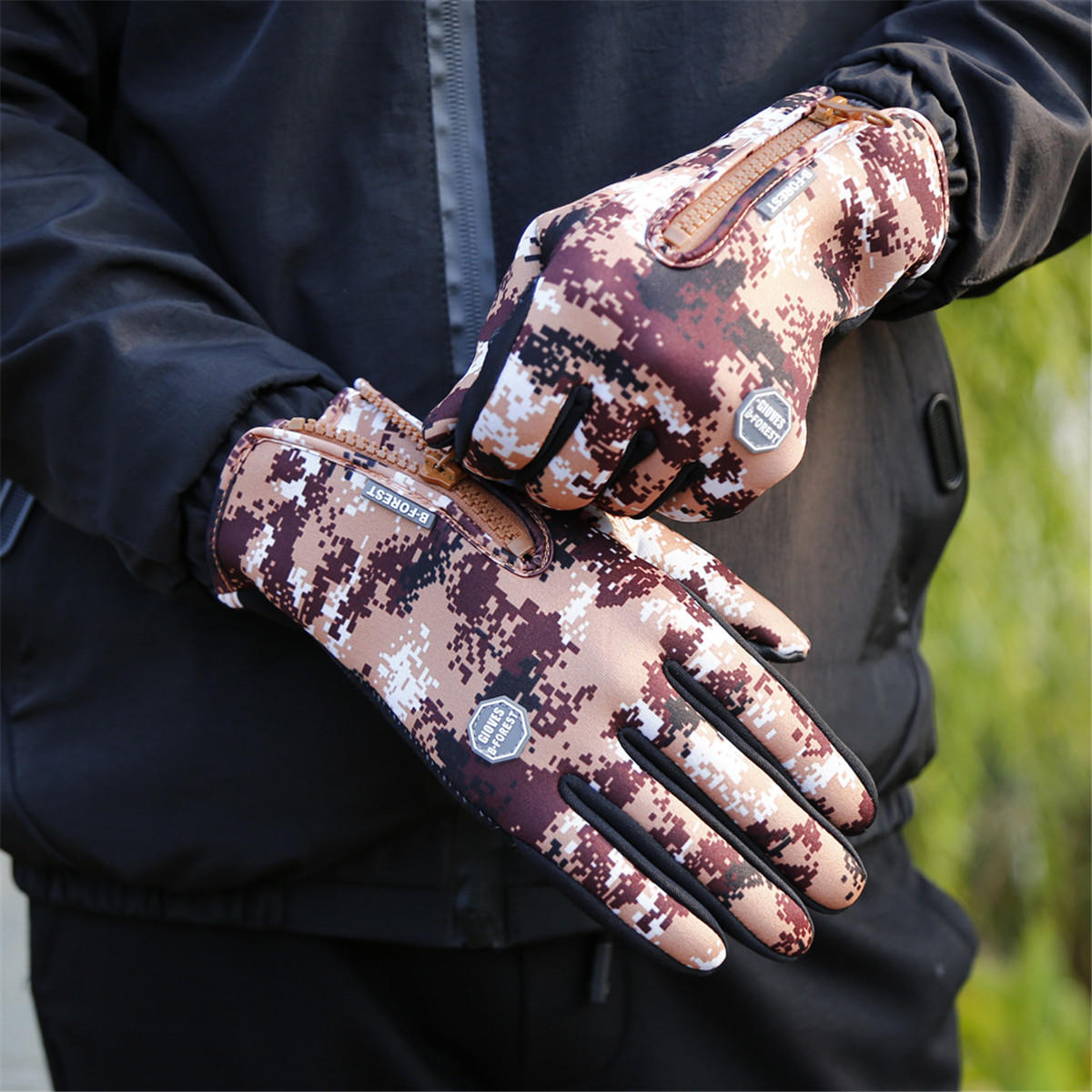 Waterproof Touchscreen Winter Gloves - Thick, Warm, Antiskid, Camouflage for Outdoor Sports